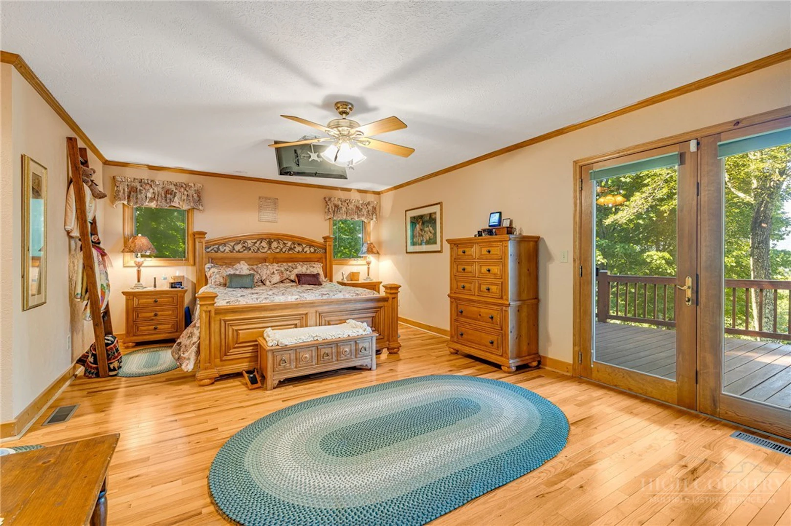 Image number 15 for the current listing