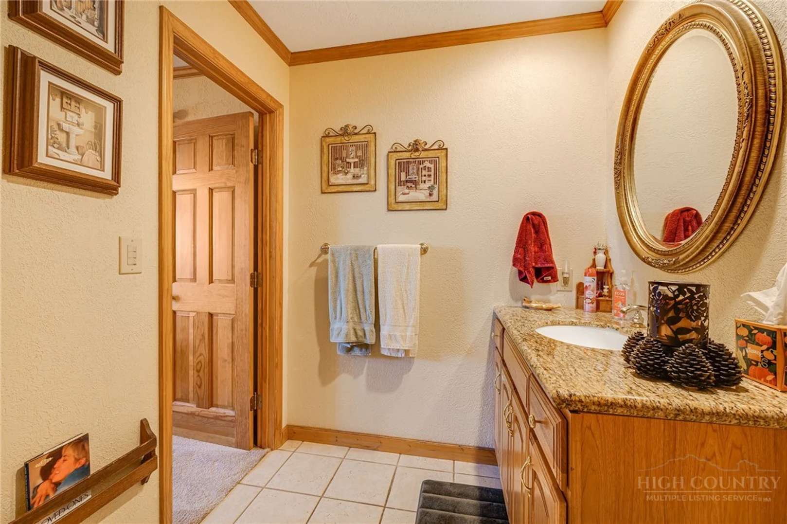 Image number 17 for the current listing