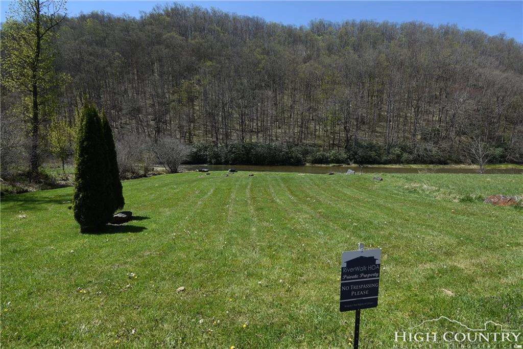 Image number 4 for the current listing
