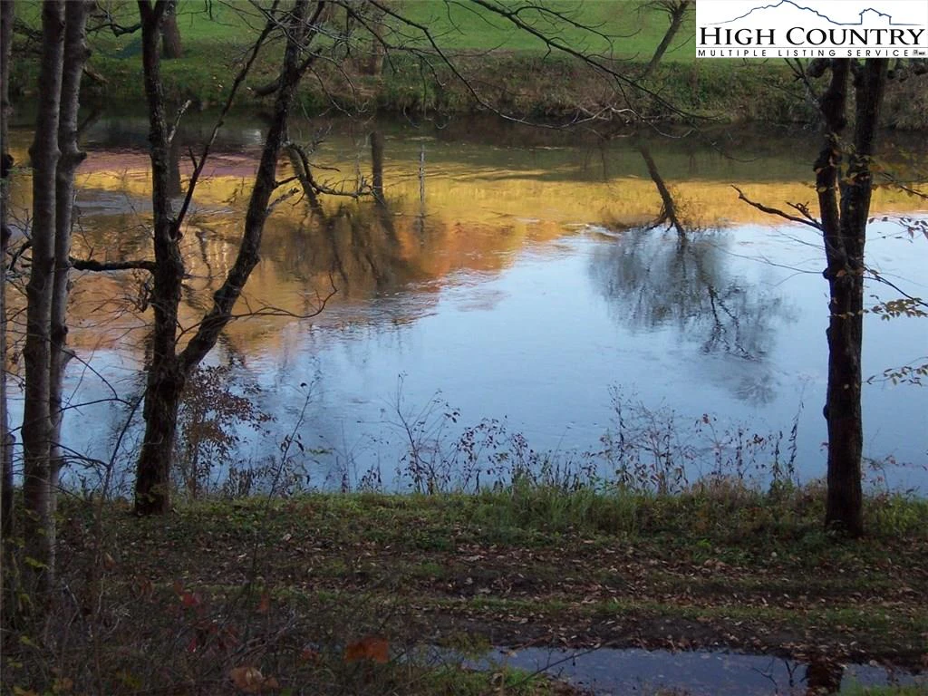 Image number 3 for the current listing