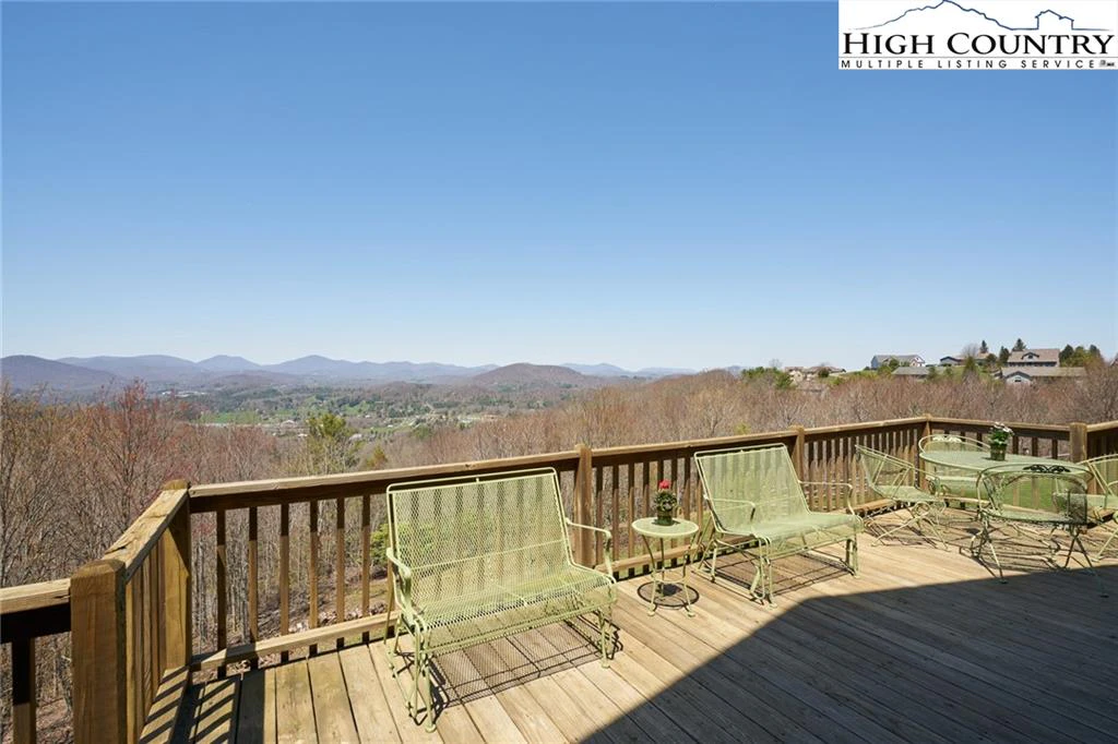 Image number 4 for the current listing