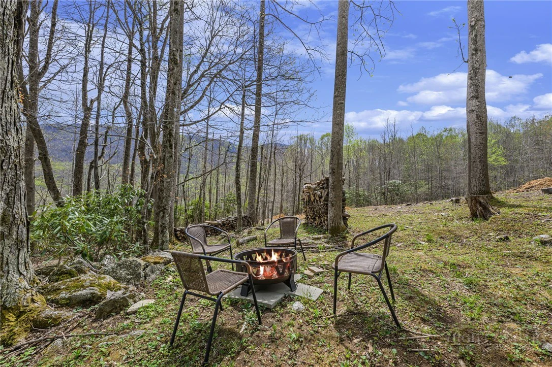 Image number 13 for the current listing