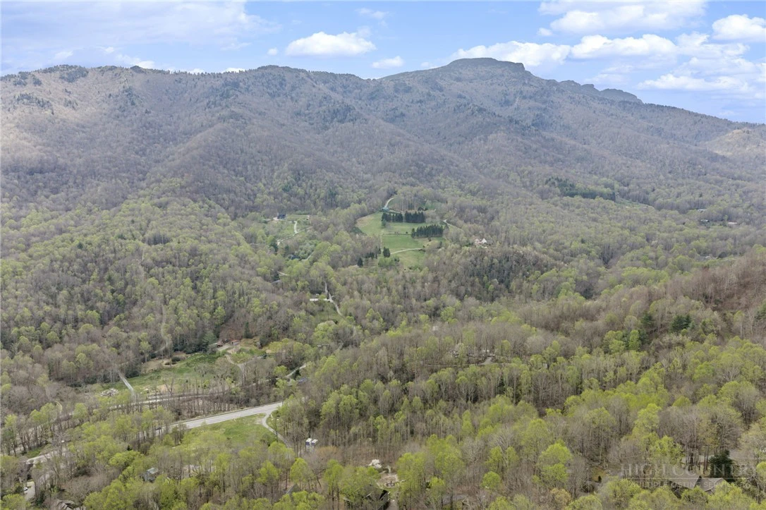 Image number 16 for the current listing