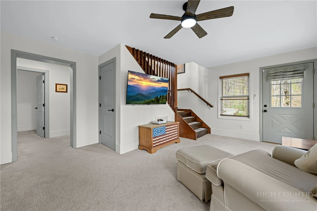 Image number 10 for the current listing