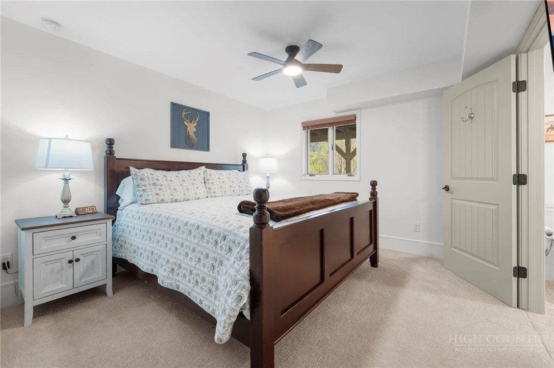 Image number 5 for the current listing