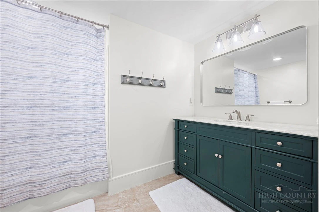 Image number 6 for the current listing
