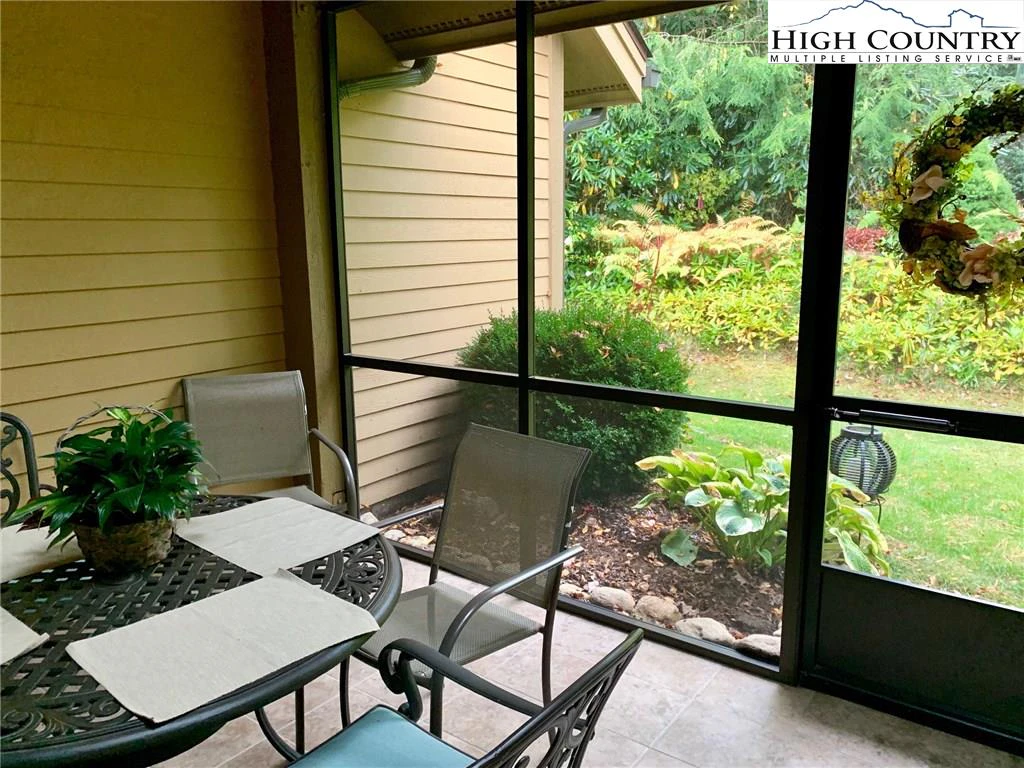 Image number 7 for the current listing