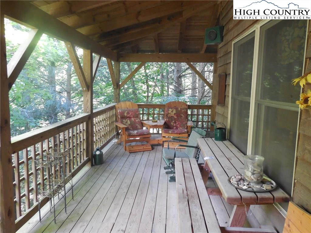 Image number 1 for the current listing