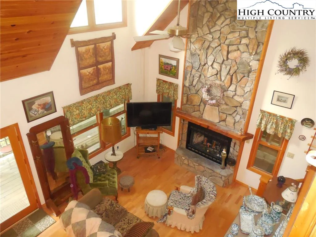 Image number 5 for the current listing