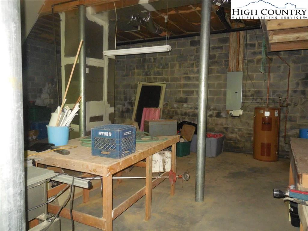 Image number 7 for the current listing