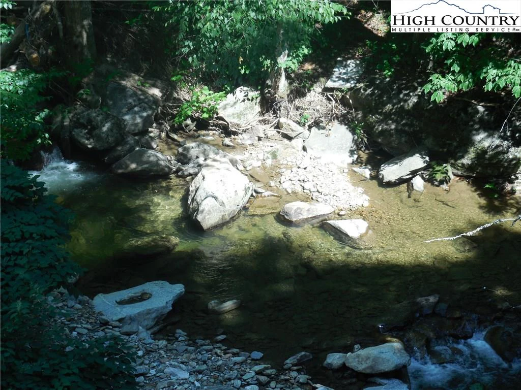 Image number 2 for the current listing