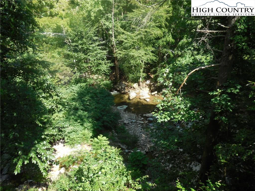 Image number 14 for the current listing