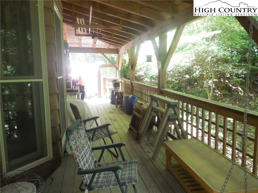 Image number 15 for the current listing