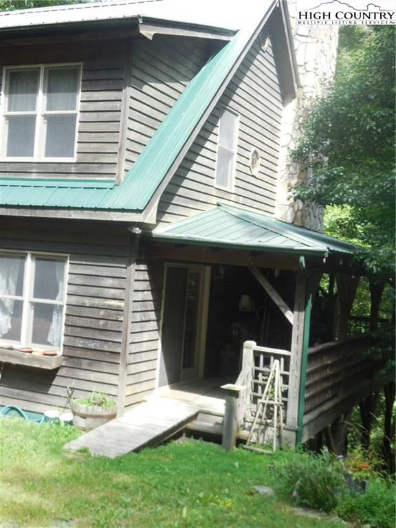 Image number 17 for the current listing