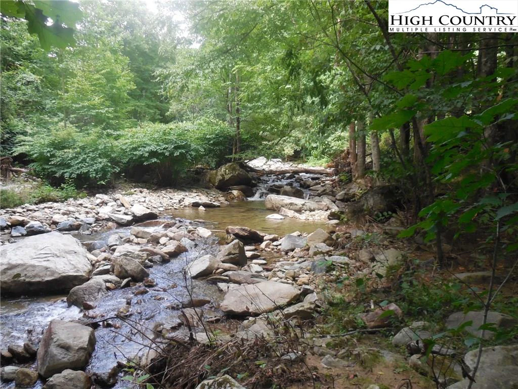 Image number 19 for the current listing