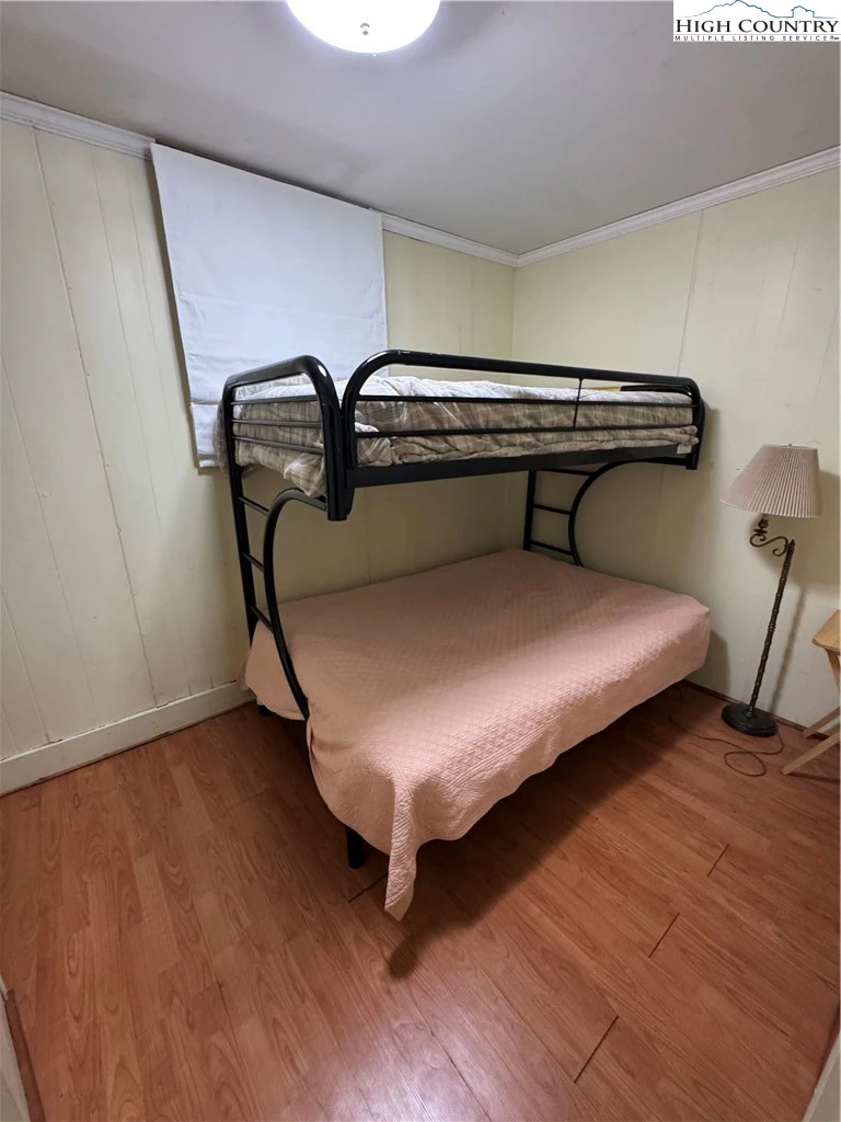 Image number 5 for the current listing