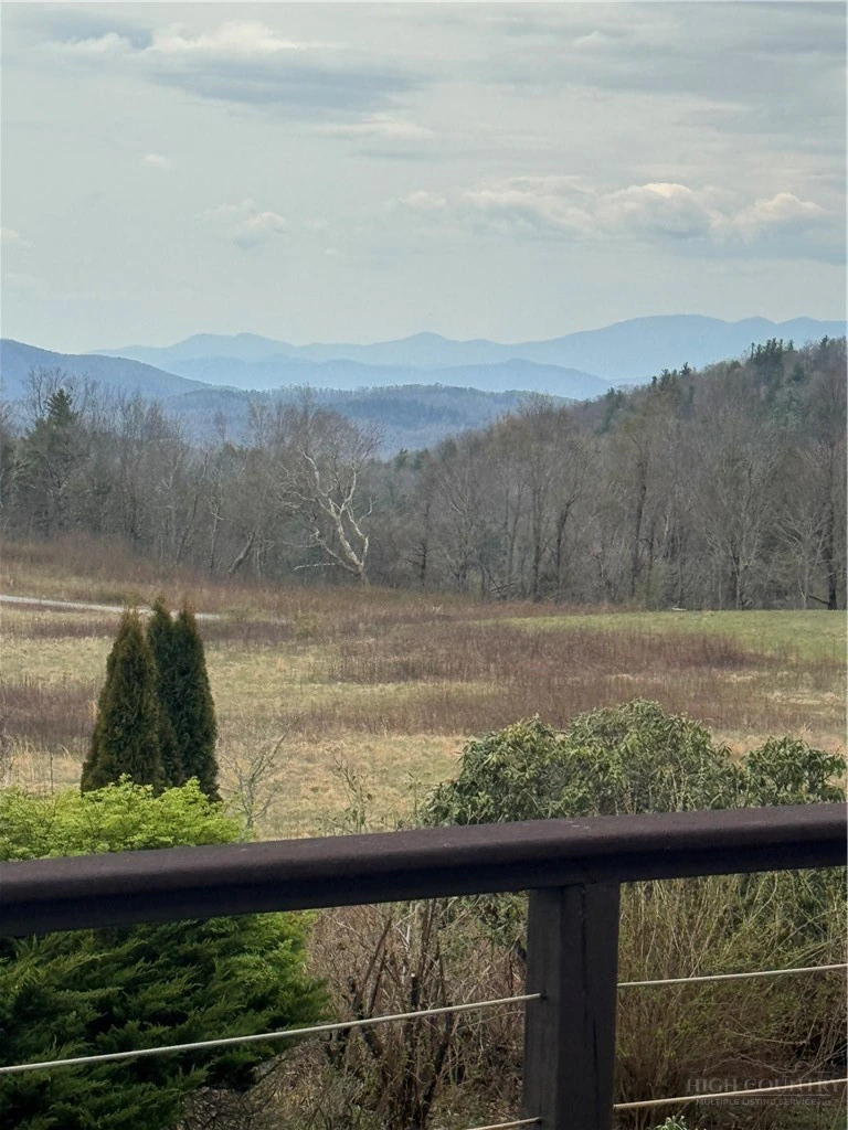 Image number 16 for the current listing