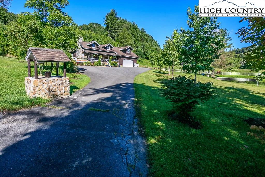 Image number 1 for the current listing
