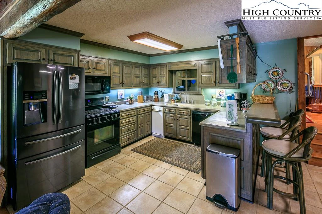 Image number 3 for the current listing