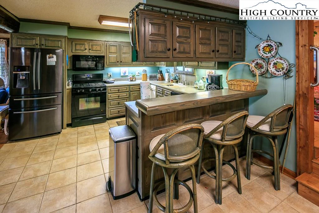 Image number 4 for the current listing