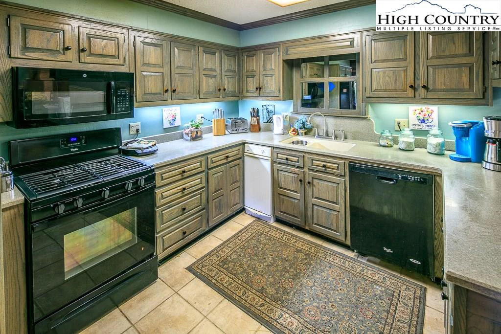 Image number 5 for the current listing
