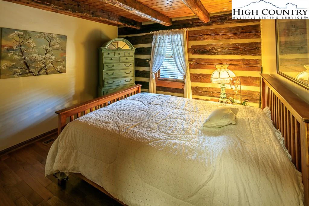 Image number 6 for the current listing