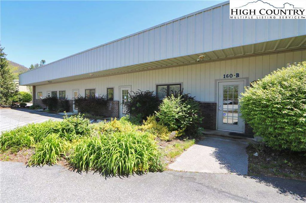 Image number 15 for the current listing