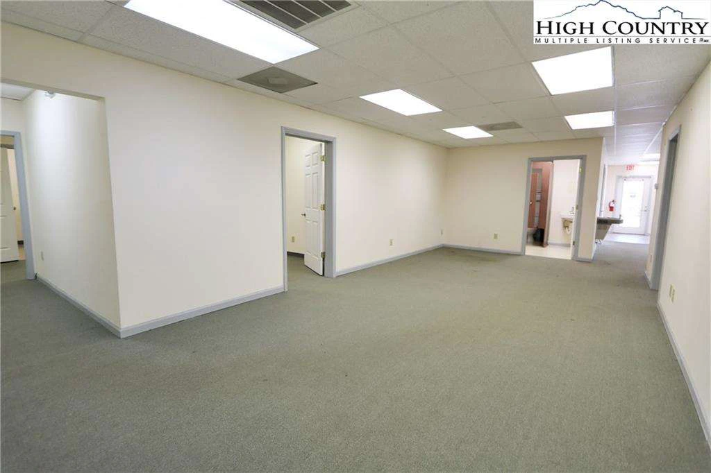 Image number 10 for the current listing