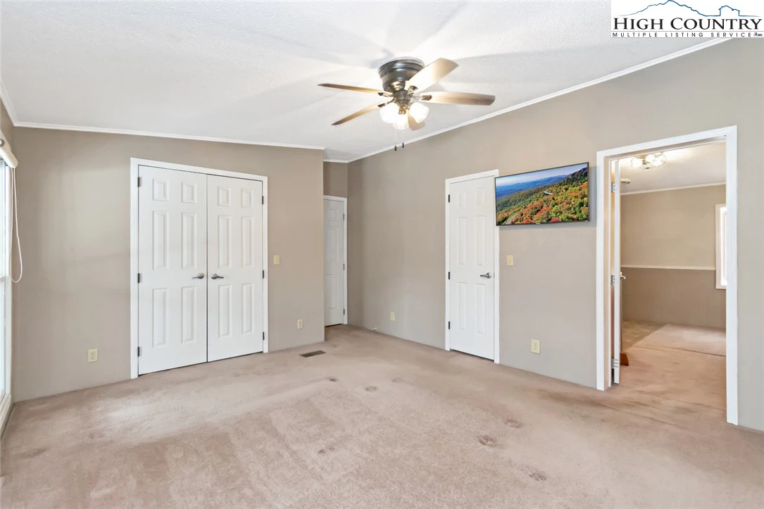 Image number 5 for the current listing