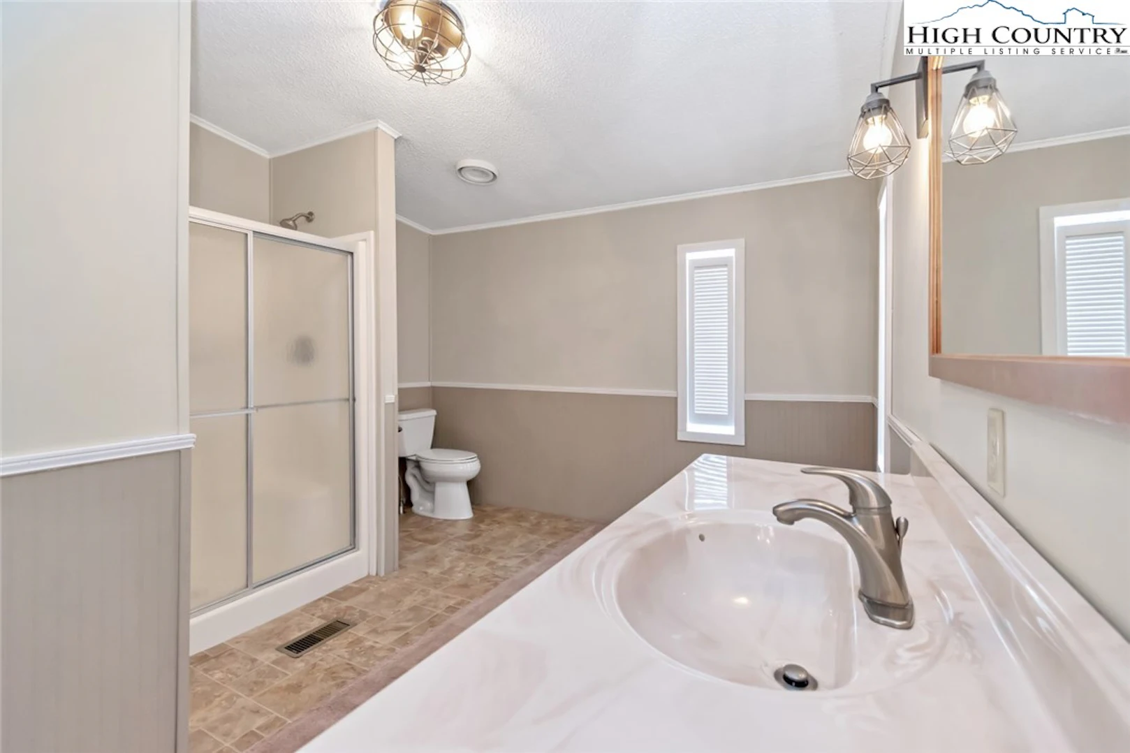 Image number 8 for the current listing