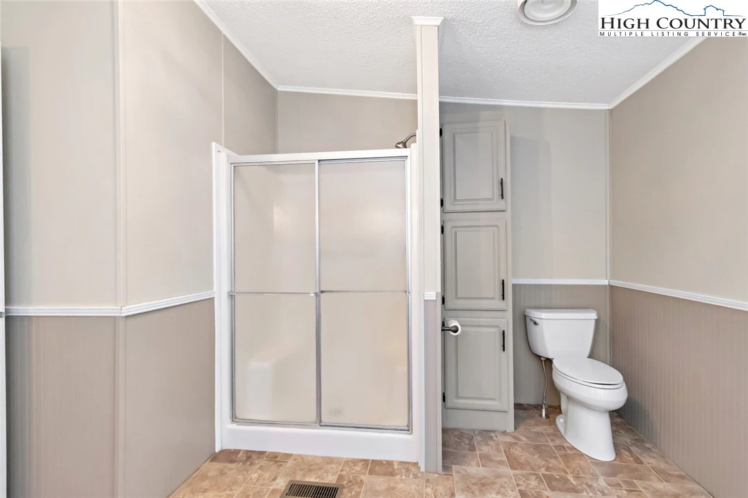 Image number 9 for the current listing