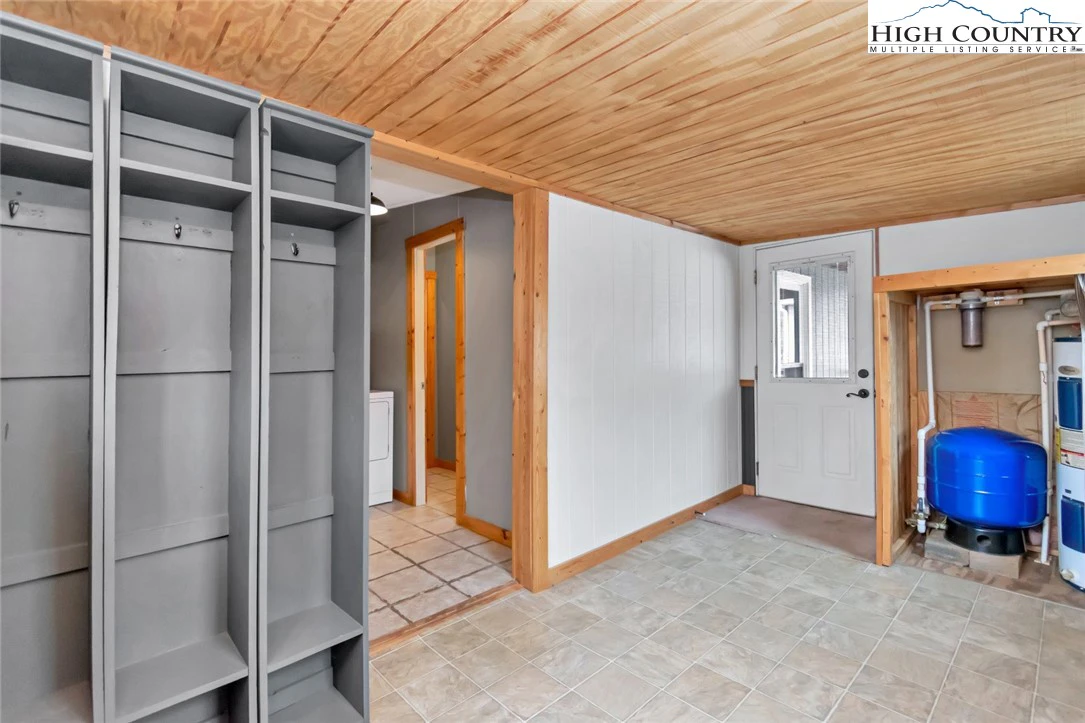 Image number 12 for the current listing