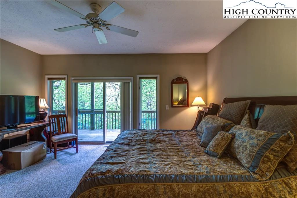Image number 11 for the current listing