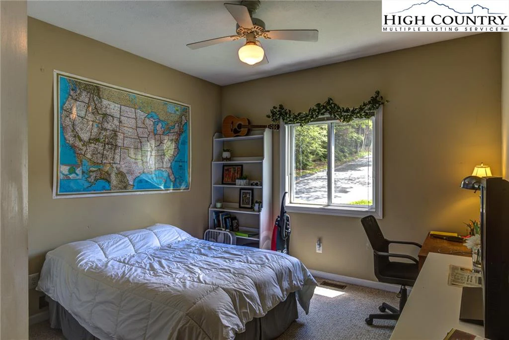 Image number 8 for the current listing