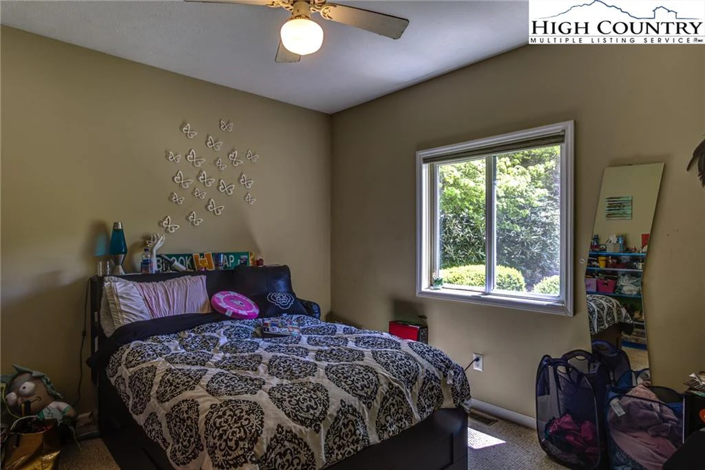 Image number 6 for the current listing