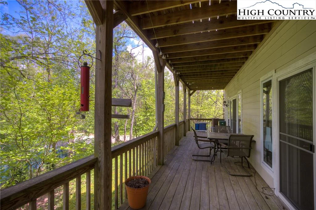 Image number 5 for the current listing