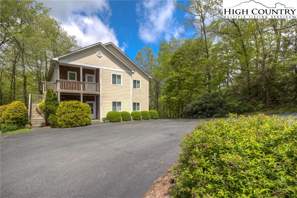 Image number 3 for the current listing