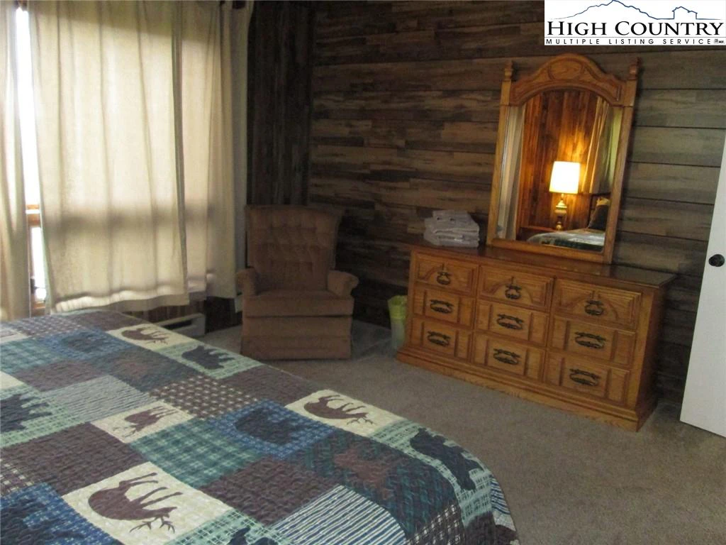 Image number 8 for the current listing