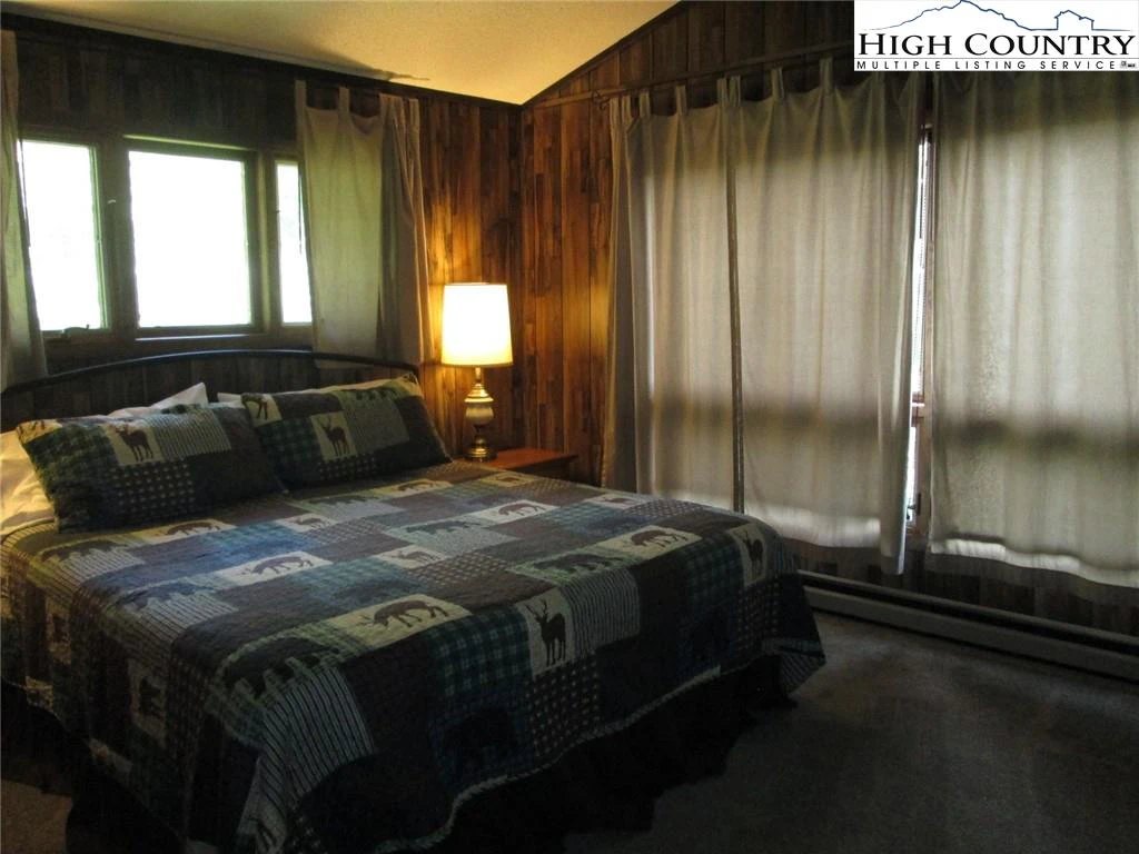 Image number 9 for the current listing