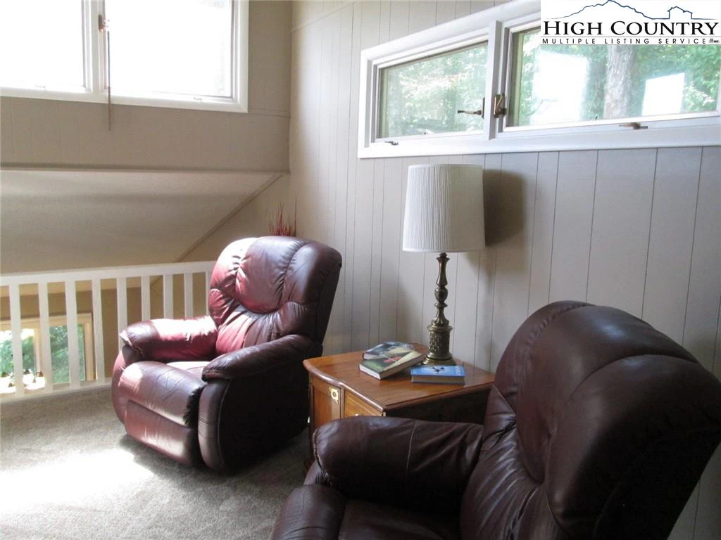 Image number 2 for the current listing