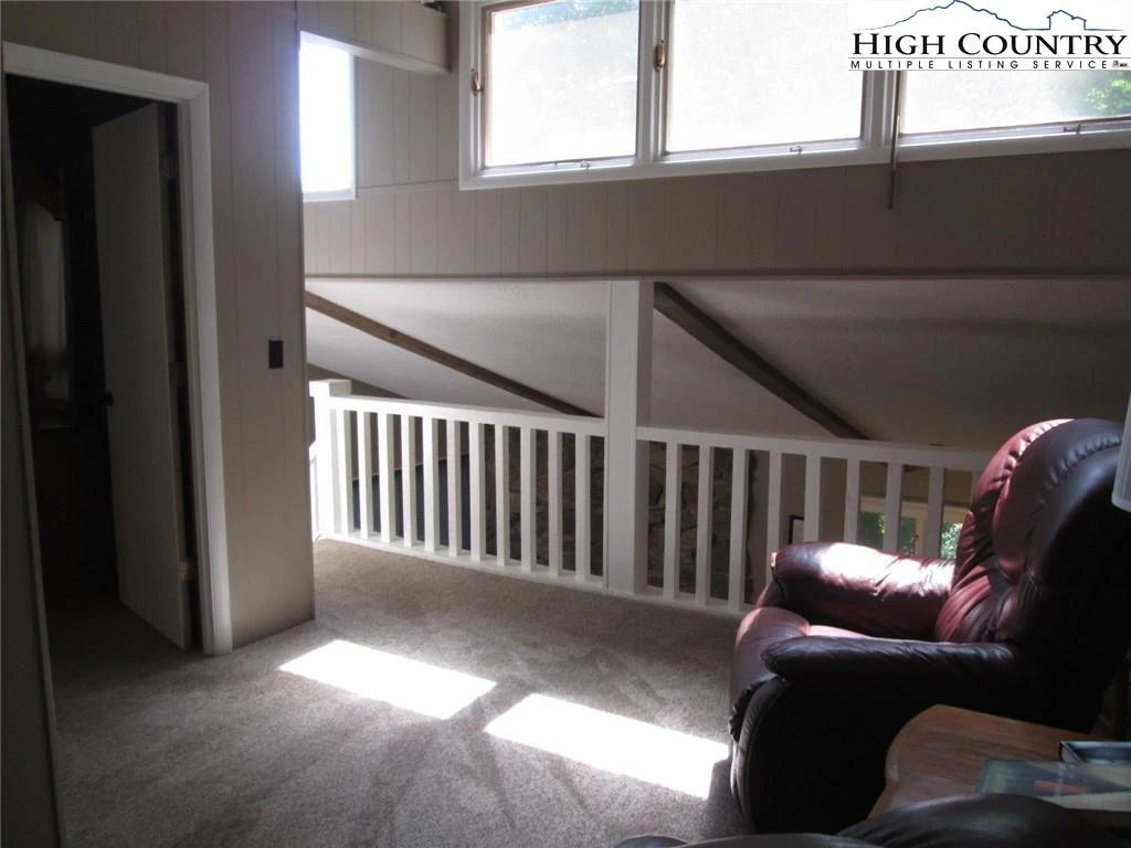 Image number 12 for the current listing