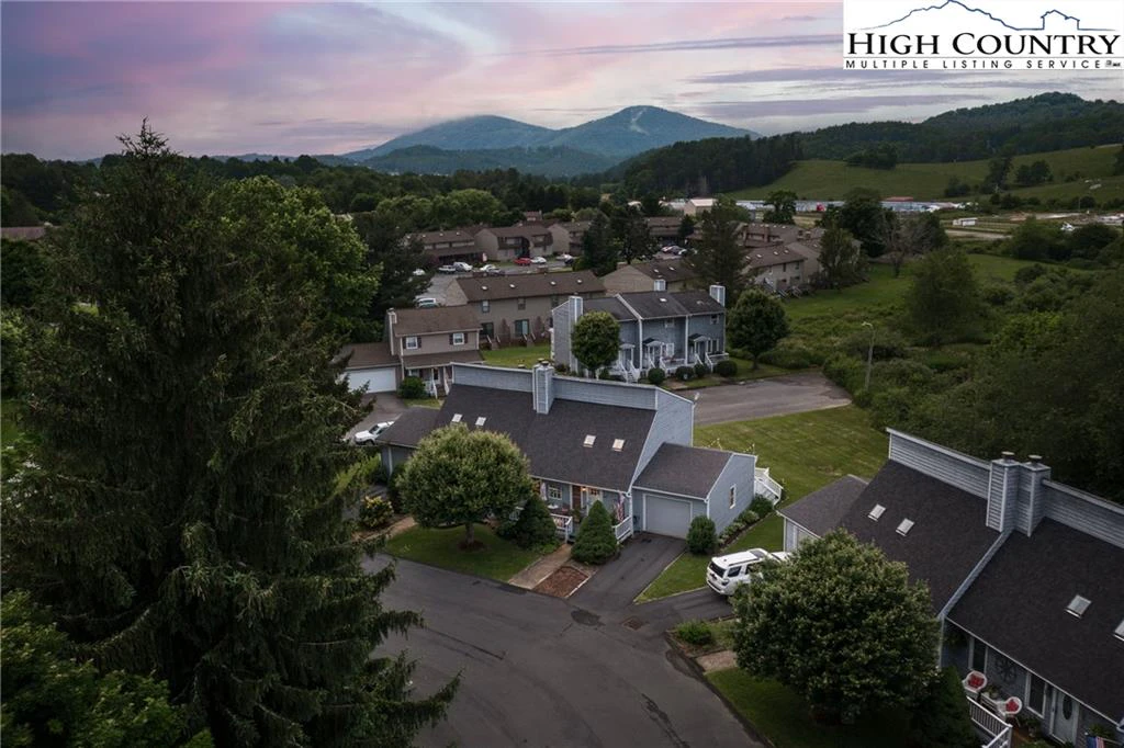 Image number 1 for the current listing