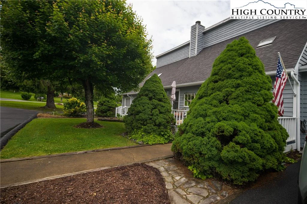 Image number 14 for the current listing