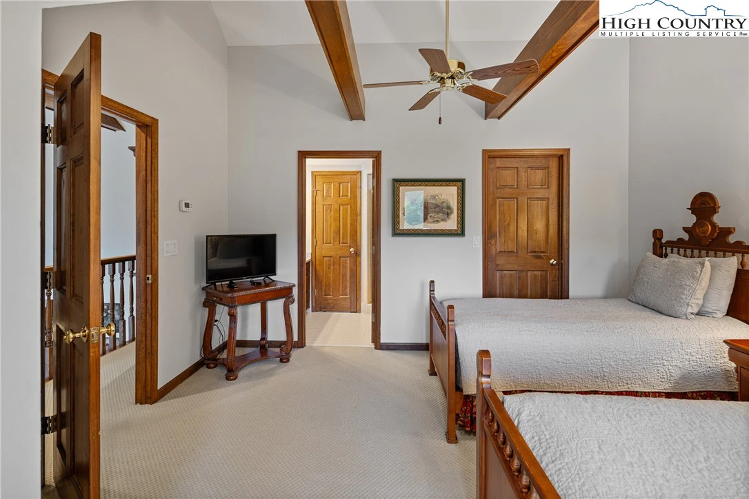 Image number 5 for the current listing