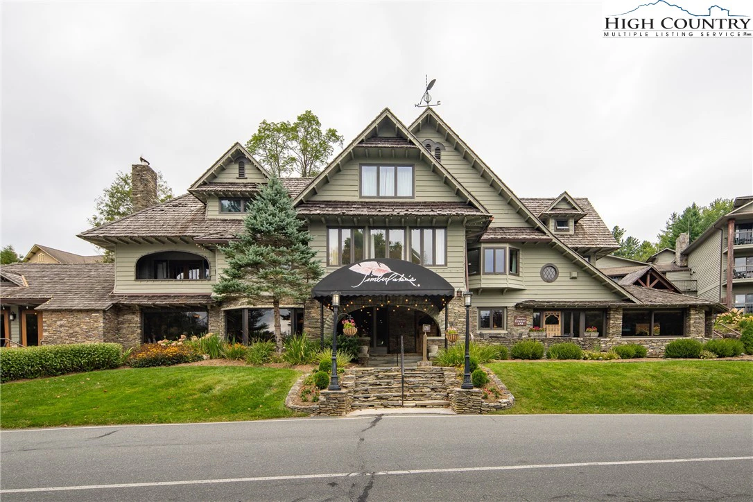Image number 13 for the current listing