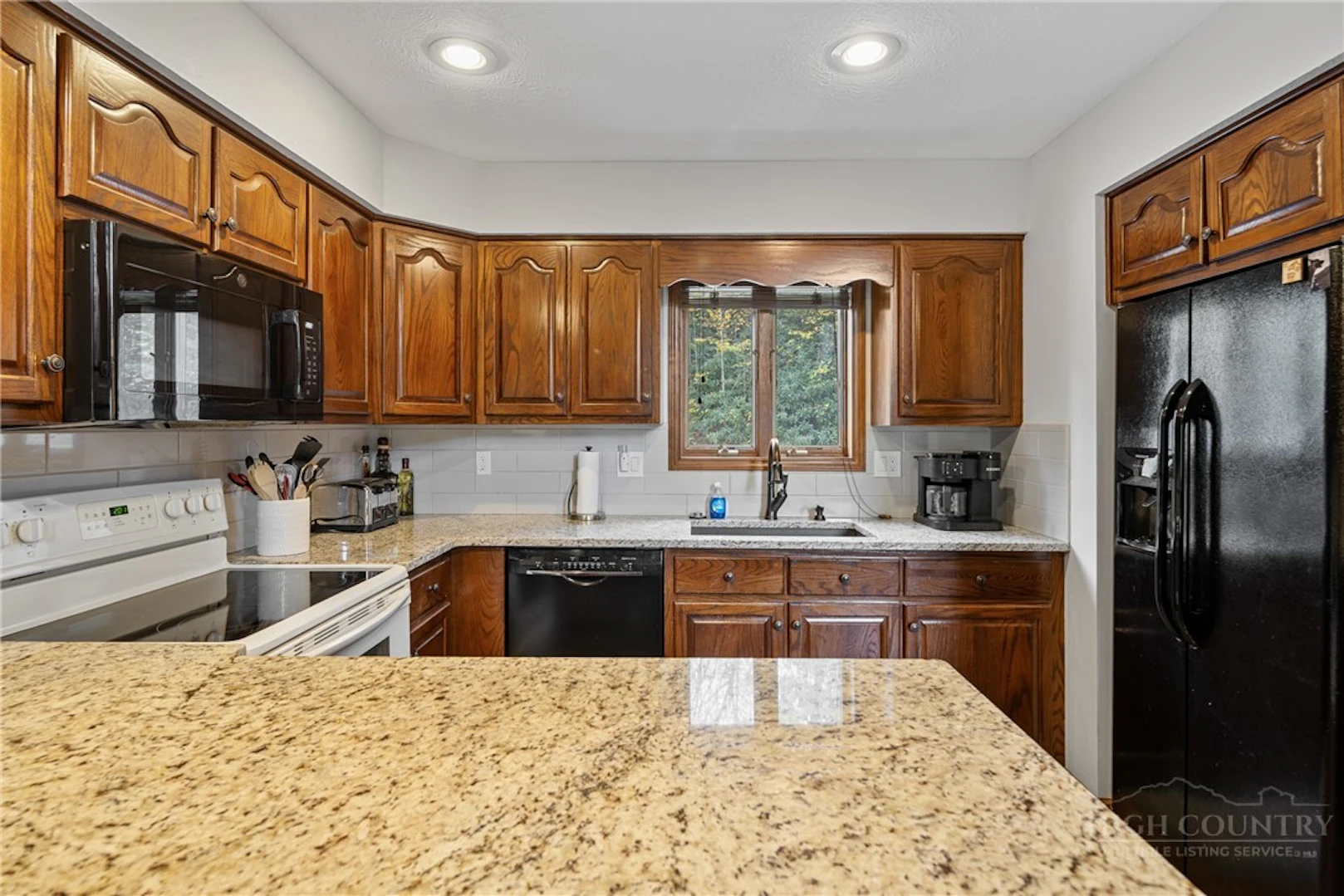 Image number 5 for the current listing