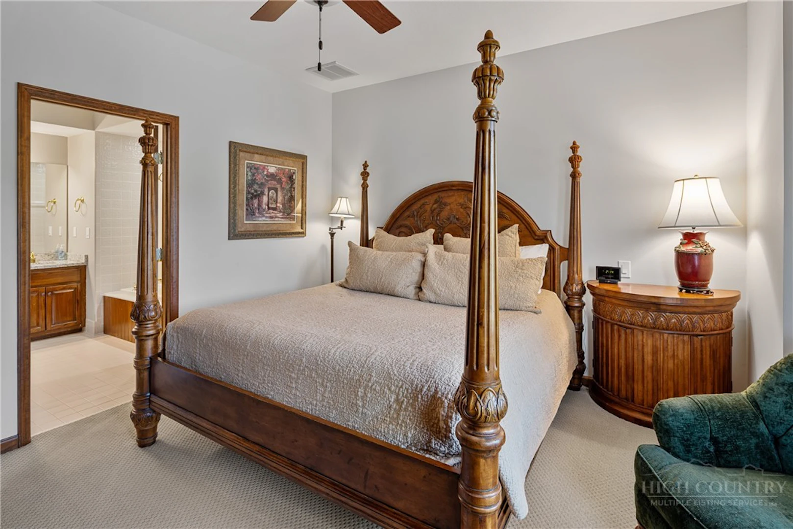 Image number 15 for the current listing