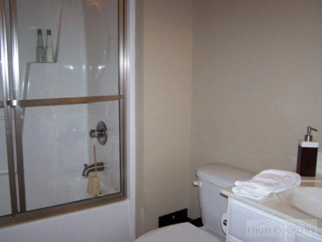 Image number 20 for the current listing