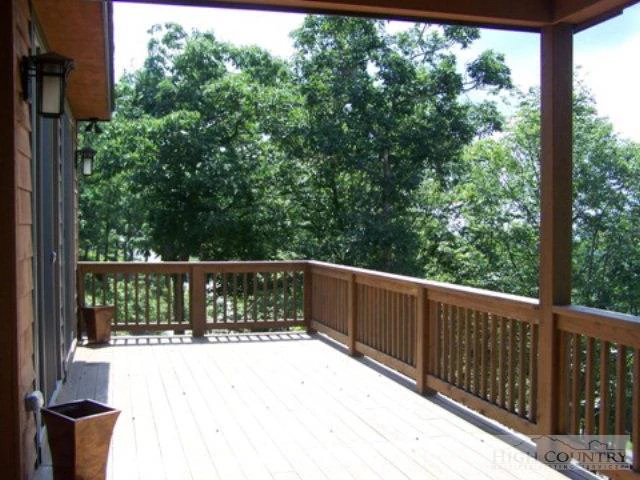 Image number 3 for the current listing
