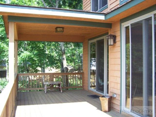 Image number 4 for the current listing